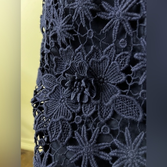 Lilly Pulitzer Marta Dress in True Navy, Truly Floral Lace, Size 10 - Picture 14 of 15